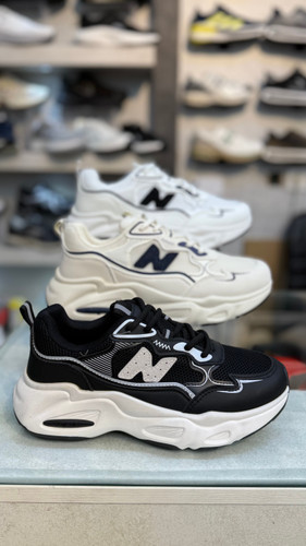 New Balance dad-style sneakers in white and black – Shafagine.ir